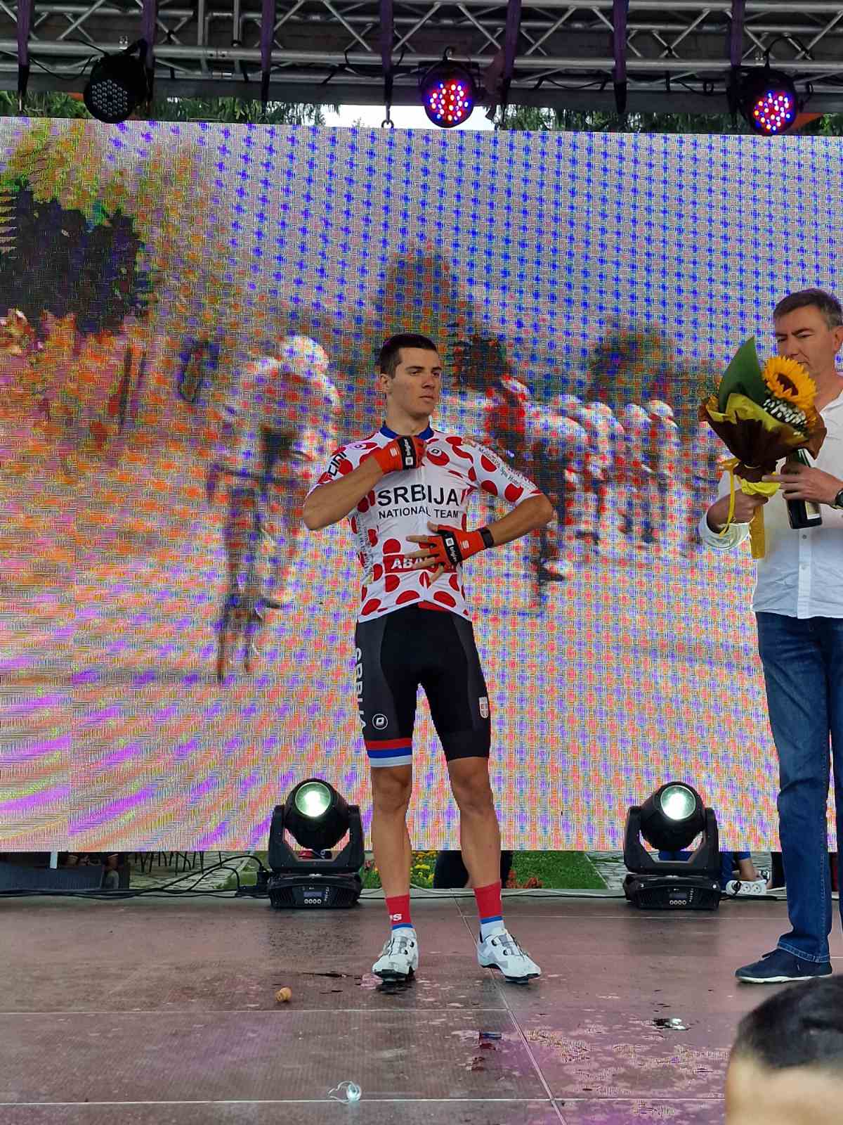 Luka Turkulov u tačkastoj majici (foto/video)